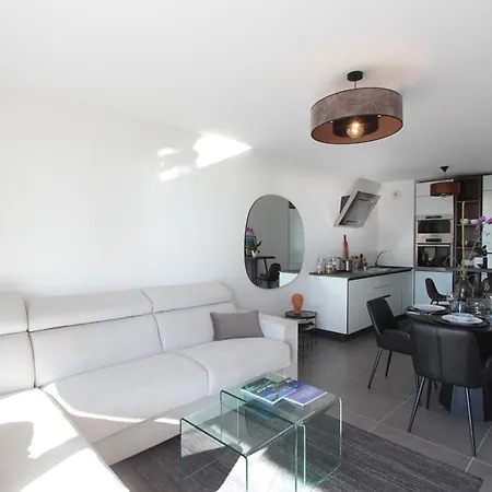 Sun Paradise Seaview&terrace Parking&pool Apartment