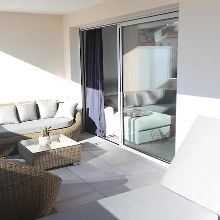 Sun Paradise Seaview&terrace Parking&pool Apartment *